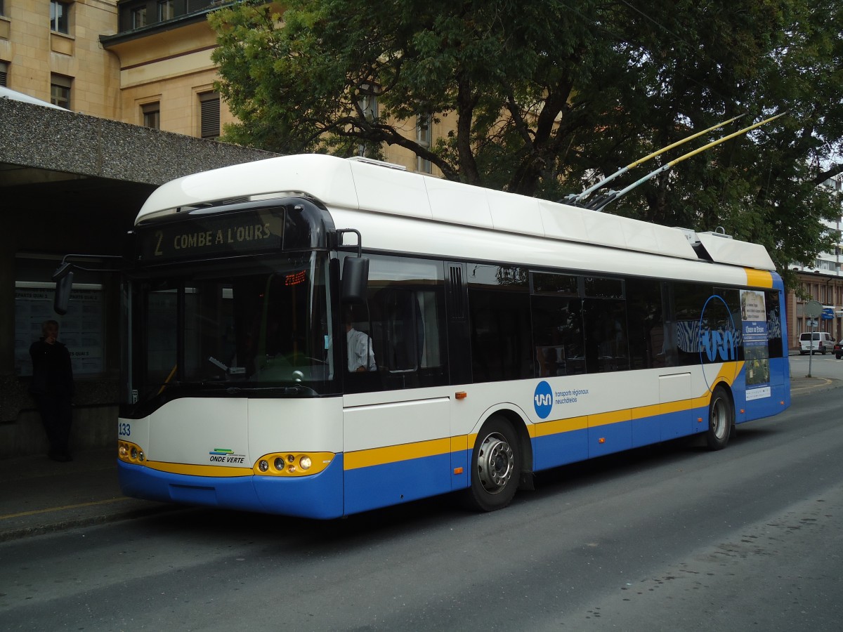 (130'162) - TC La Chaux-de-Fonds - Nr. 133 - Solaris Trolleybus am 4. Oktober 2010 beim Bahnhof La Chaux-de-Fonds