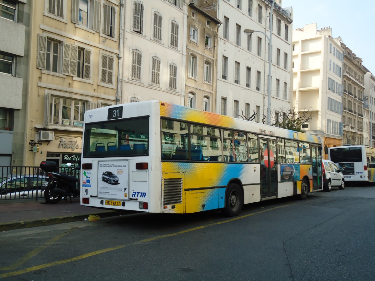 (130'513) - RTM Marseille - Nr. 710/9872 RN 13 - Mercedes am 15. Oktober 2010 in Marseille, Canebire Bourse