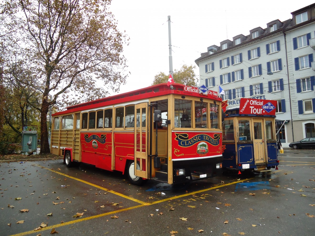 (130'747) - Meier, Zrich - ZH 425'832 - Classic Trolley am 24. Oktober 2010 in Zrich, Sihlquai