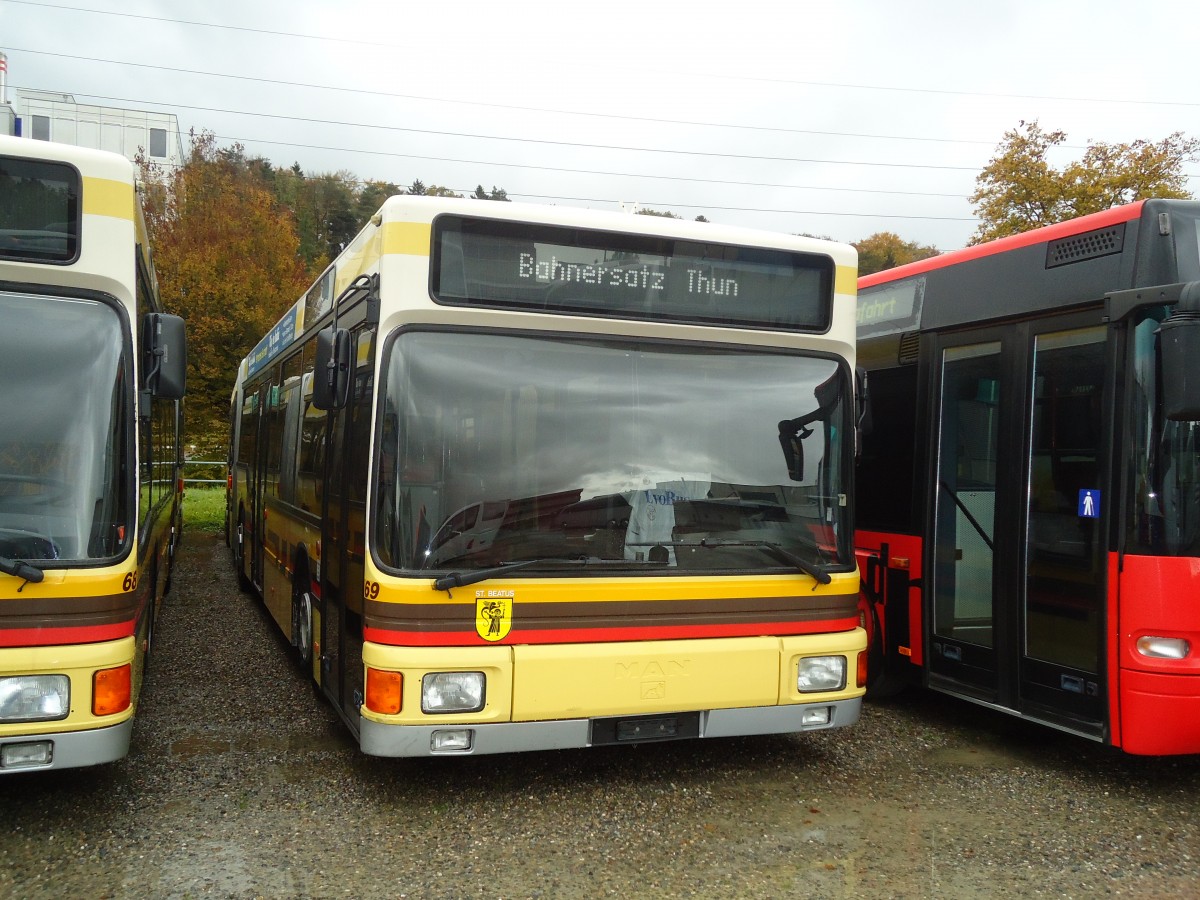 (130'768) - STI Thun - Nr. 69 - MAN am 24. Oktober 2010 in Kloten, EvoBus