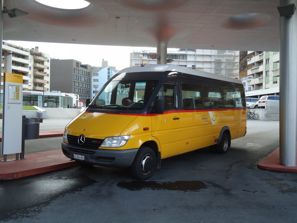 (130'881) - BUS-trans, Visp - VS 284'080 - Mercedes (ex Hutter, Eggerberg) am 1. November 2010 beim Bahnhof Visp