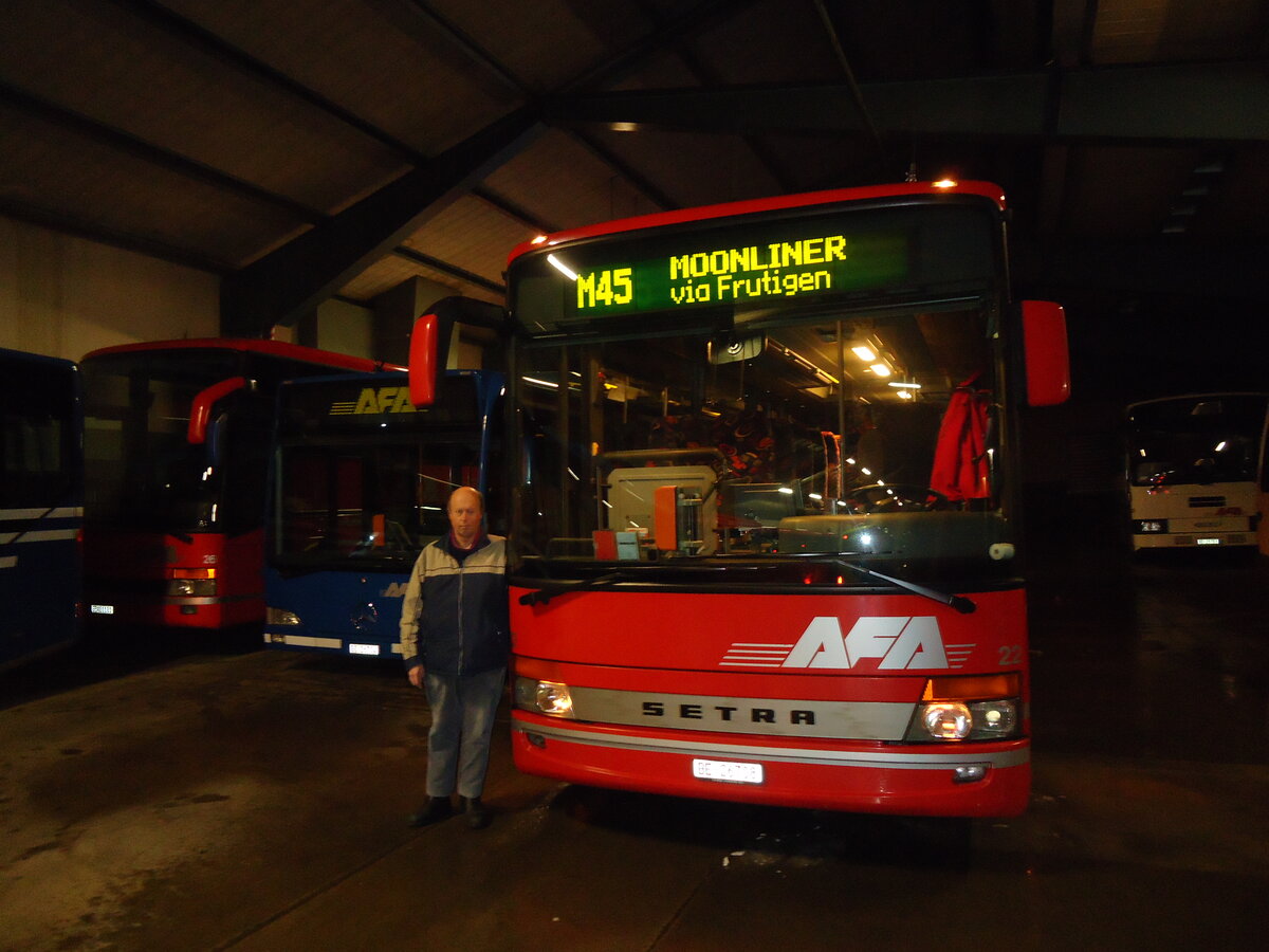 (131'639) - AFA Adelboden - Nr. 22/BE 26'708 - Setra (ex Nr. 8) am 18. Dezember 2010 im Autobahnhof Adelboden (1. Moonliner von Adelboden nach Spiez)