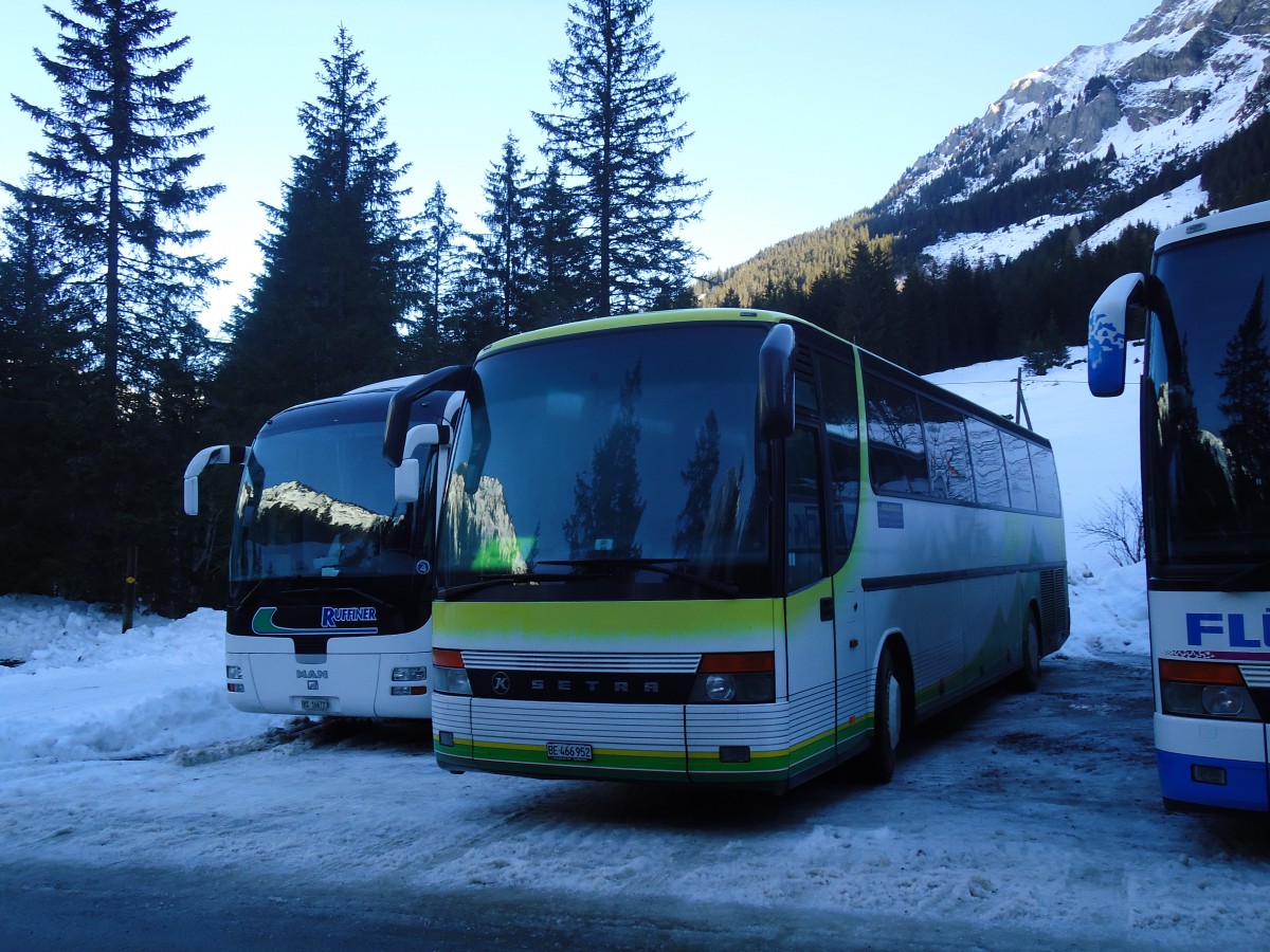 (132'099) - Moser, Teuffenthal - BE 466'952 - Setra (ex STI Thun Nr. 38; ex AvH Heimenschwand Nr. 8) am 8. Januar 2011 in Adelboden, Unter dem Birg