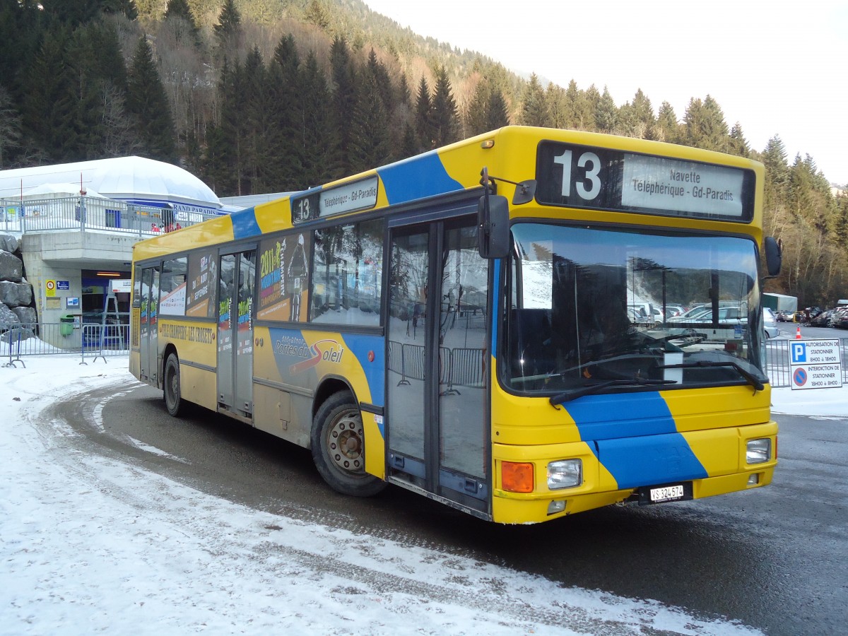 (132'380) - TPC Aigle - VS 324'574 - MAN (ex ASm Langenthal) am 22. Januar 2011 in Champry, Petit Paradis