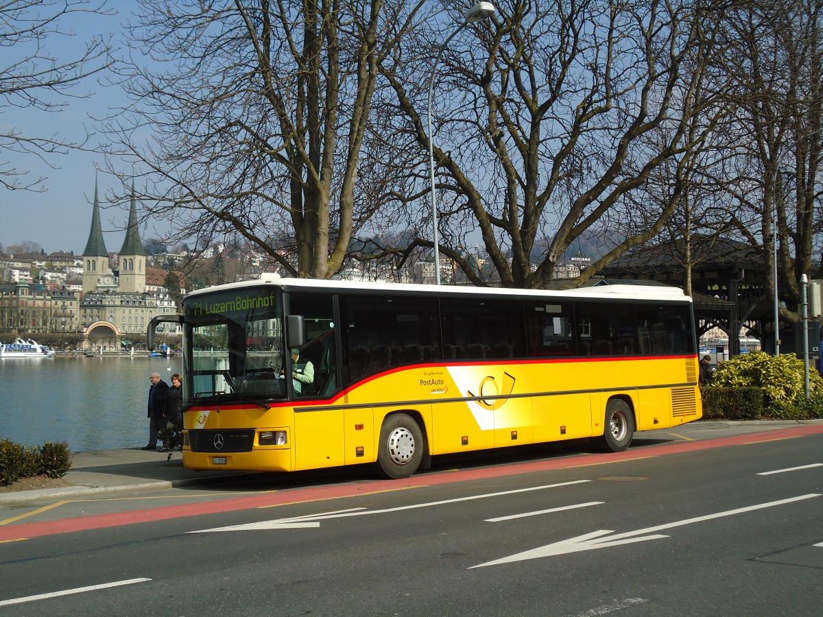 (133'014) - Bucheli, Kriens - Nr. 26/LU 15'559 - Mercedes am 11. Mrz 2011 beim Bahnhof Luzern