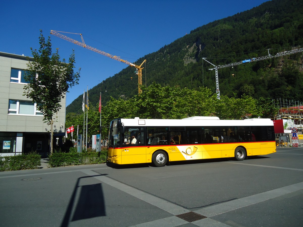 (134'661) - PostAuto Bern - BE 610'535 - Solaris am 3. Juli 2011 beim Bahnhof Interlaken Ost