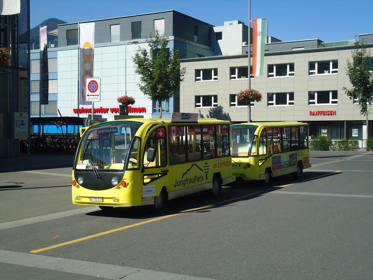 (134'670) - JungfrauPark, Matten - BE 702'233 - CMEC am 3. Juli 2011 beim Bahnhof Interlaken Ost