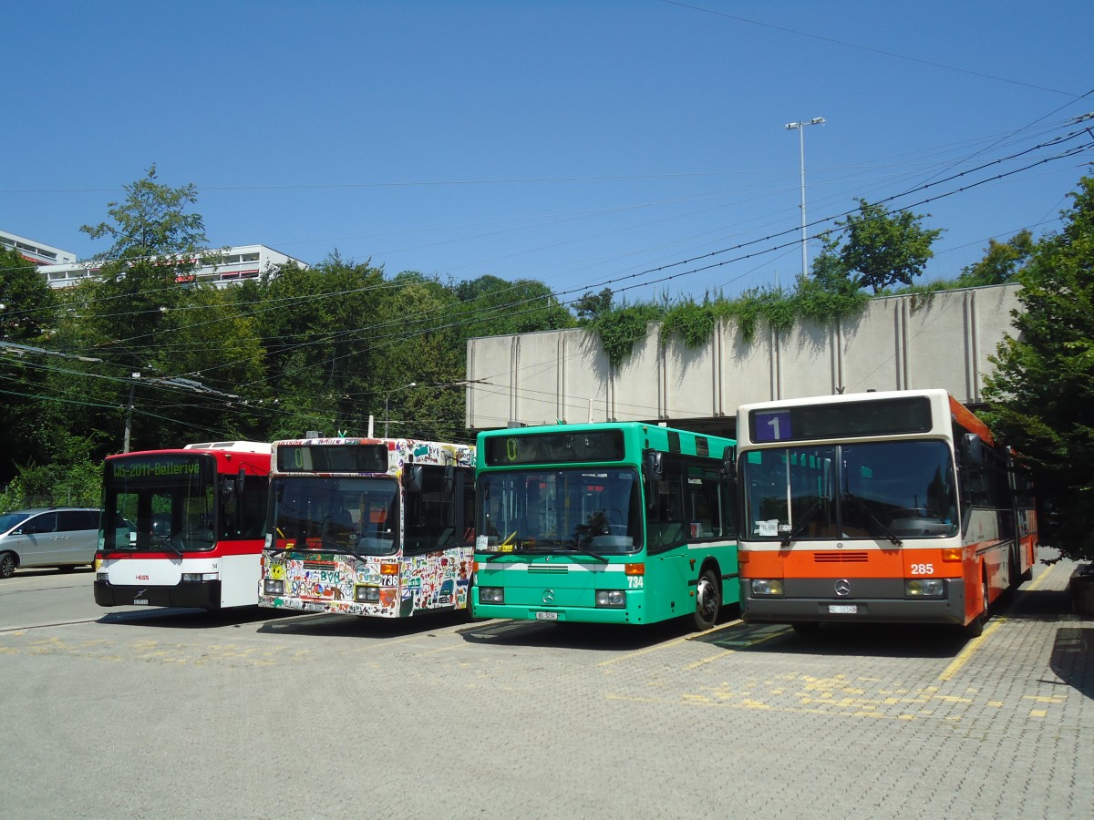 (135'089) - TL Lausanne (Steiner 14) - Nr. 646/VD 255'036 - Volvo/Hess (von Hess, Bellach) + (BVB 736; ex VAG Freiburg/D Nr. 936) - Nr. 641/BS 3236 + (BVB 734; ex VAG Freiburg/D Nr. 933) - Nr. 642/BS 3234 + (TPG 285) - Nr. 636/GE 96'140 - Mercedes am 12. Juli 2011 in Lausanne, Dpt Borde