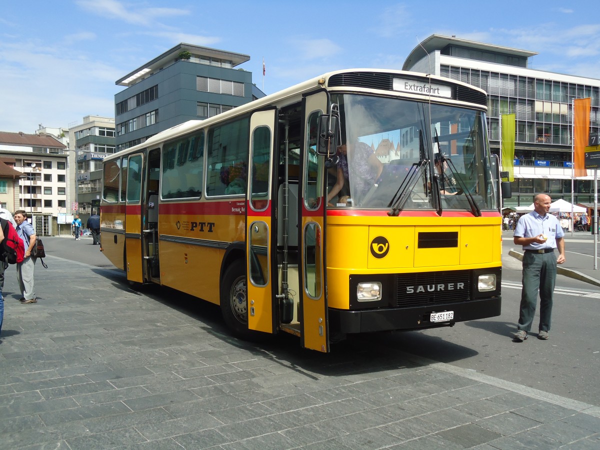 (135'321) - Bernair, Mnsingen - BE 651'182 - Saurer/Tscher (ex Schebath, Lauerz; ex Albin, Fllanden; ex Heim, Flums) am 26. Juli 2011 beim Bahnhof Thun