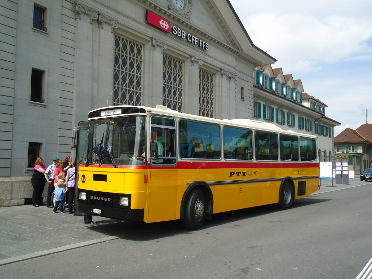 (135'322) - Bernair, Mnsingen - BE 651'182 - Saurer/Tscher (ex Schebath, Lauerz; ex Albin, Fllanden; ex Heim, Flums) am 26. Juli 2011 beim Bahnhof Thun