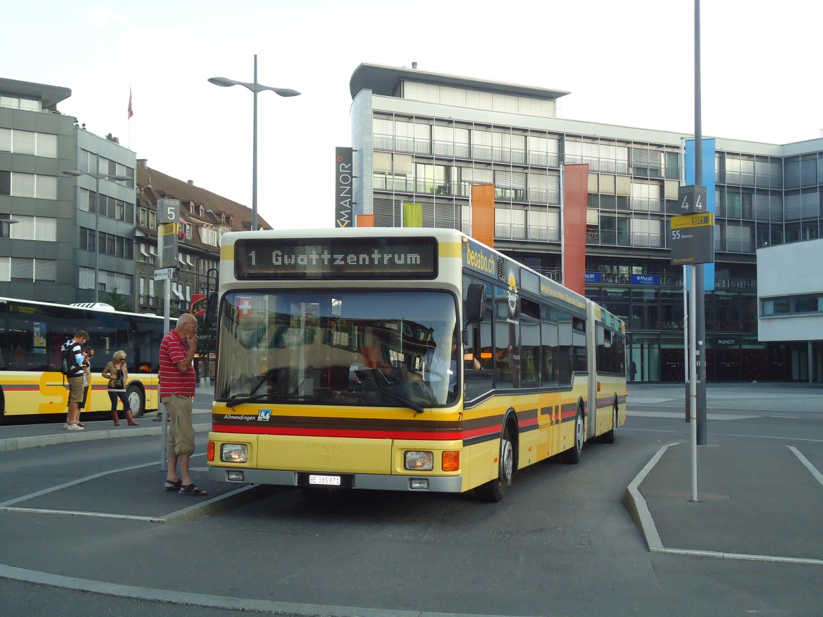 (135'659) - STI Thun - Nr. 71/BE 385'871 - MAN am 21. August 2011 beim Bahnhof Thun