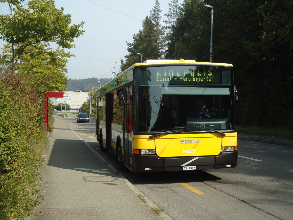 (136'151) - VBSH Schaffhausen - Nr. 25/SH 38'025 - Volvo/Hess am 25. September 2011 in Schaffhausen, Busdepot