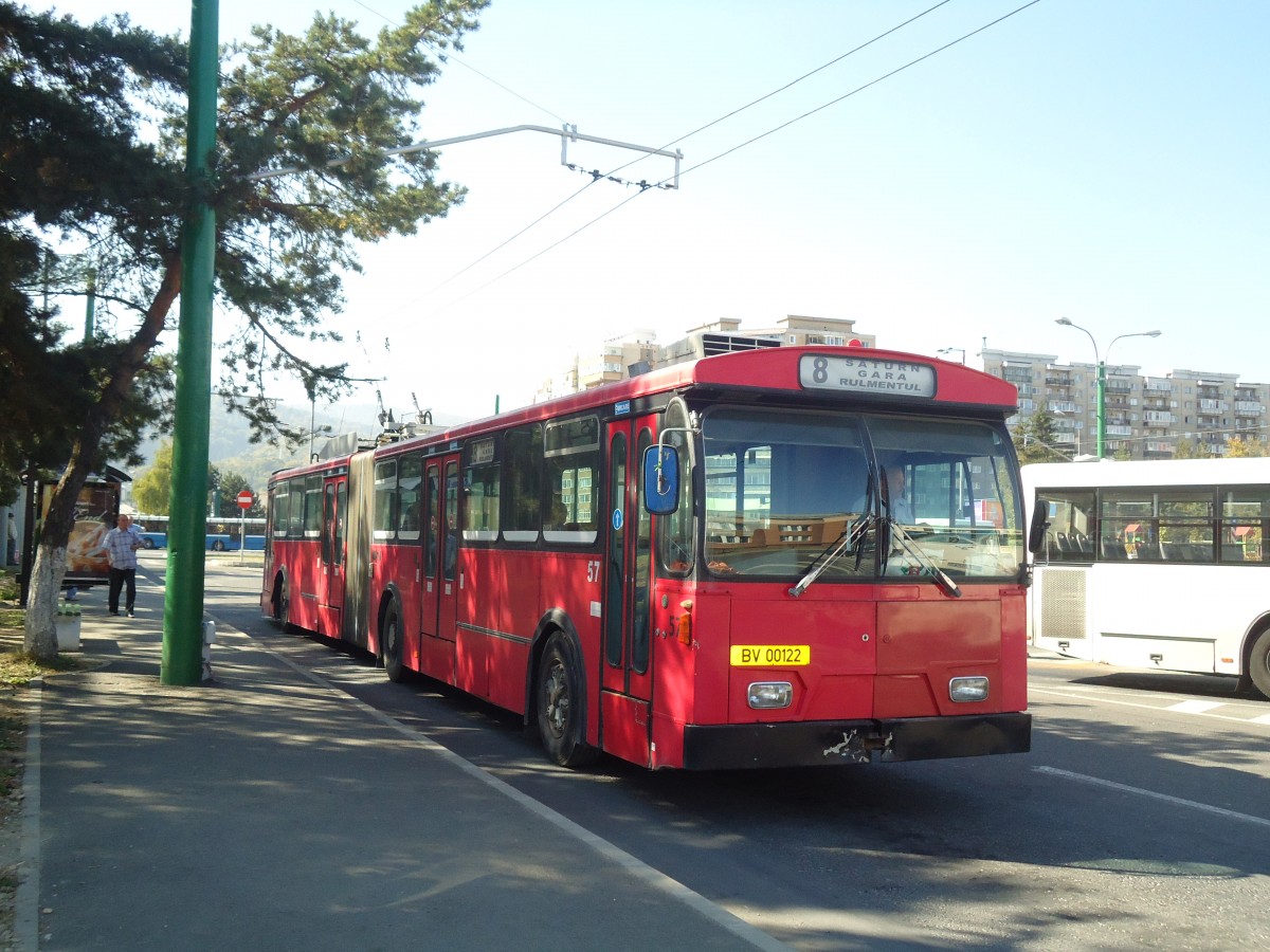 (136'454) - RAT Brasov - Nr. 57/BV 00'122 - FBW/Hess Gelenktrolleybus (ex Bernmobil, CH-Bern Nr. 57) am 5. Oktober 2011 in Brasov, Saturn