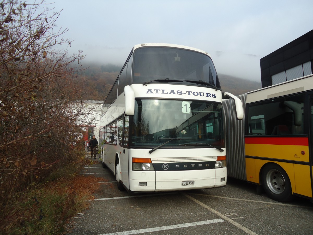 (137'037) - Atlas-Tours, Rothenburg - LU 109'383 - Setra am 26. November 2011 in Biel, Rattinbus