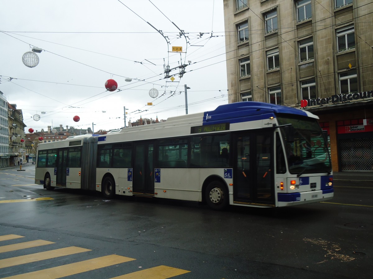 (137'252) - TL Lausanne - Nr. 558/VD 1656 - Van Hool am 18. Dezember 2011 in Lausanne, Bel-Air