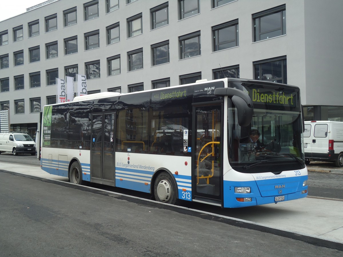 (137'945) - BSW Sargans - Nr. 313/SG 297'503 - MAN/Gppel am 5. Mrz 2012 beim Bahnhof Sargans