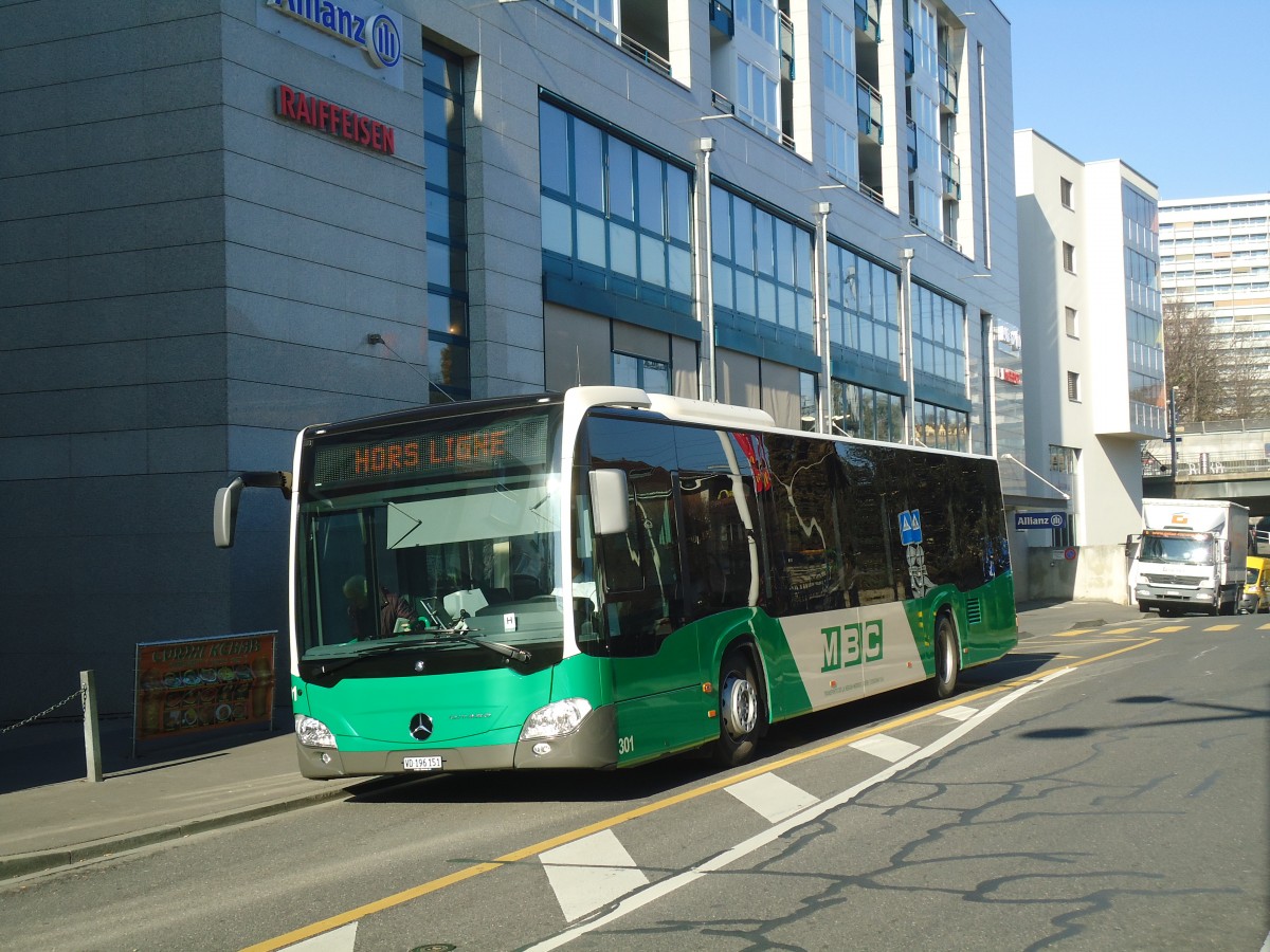 (138'172) - MBC Morges - Nr. 301/VD 196'151 - Mercedes am 9. Mrz 2012 beim Bahnhof Morges