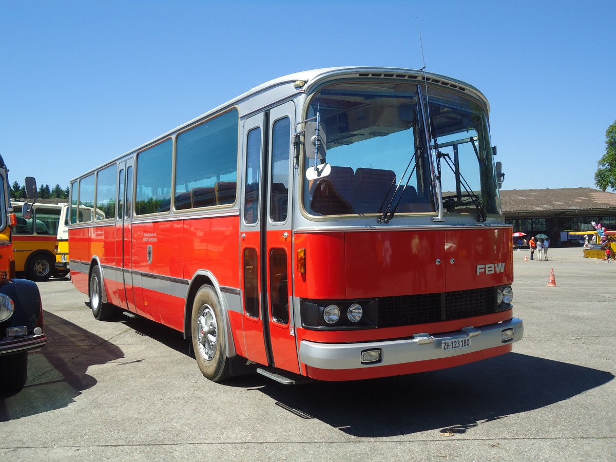 (139'695) - FBW-Club, Mnnedorf - ZH 123'180 - FBW/R&J (ex Tiemann, Oetwil Nr. 19; ex West, Brittnau; ex Wespe, Altsttten; ex AFA Adelboden Nr. 19) am 16. Juni 2012 in Hinwil, AMP