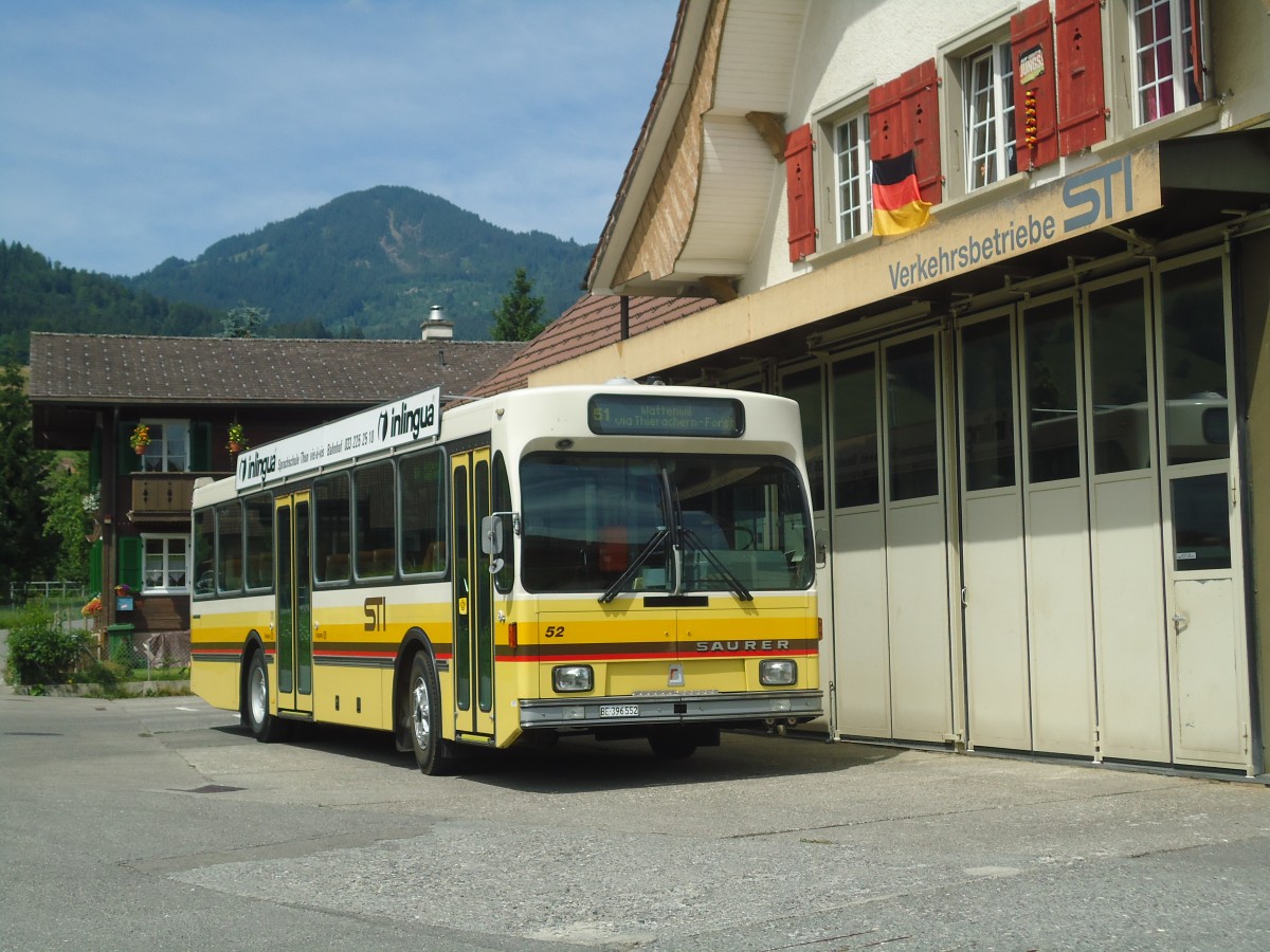 (140'023) - STI Thun - Nr. 52/BE 396'552 - Saurer/R&J am 24. Juni 2012 in Blumenstein, Garage