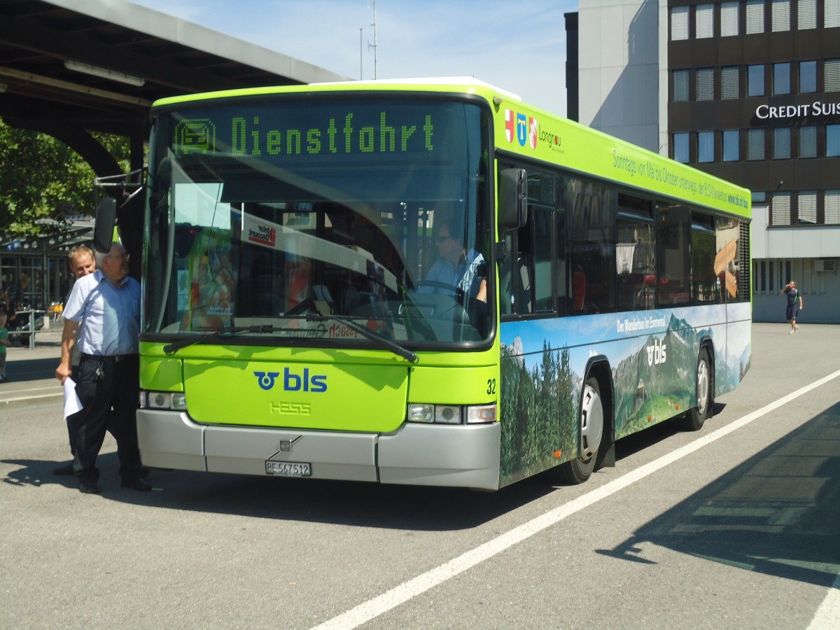 (141'117) - Busland, Burgdorf - Nr. 32/BE 567'512 - Volvo/Hess (ex AAGK Koppigen Nr. 12) am 15. August 2012 beim Bahnhof Burgdorf