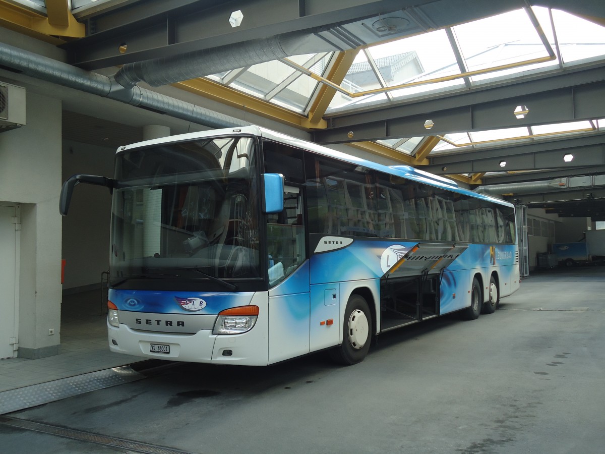 (141'886) - LLB Susten - Nr. 1/VS 38'001 - Setra am 1. Oktober 2012 in Leukerbad, Busbahnhof