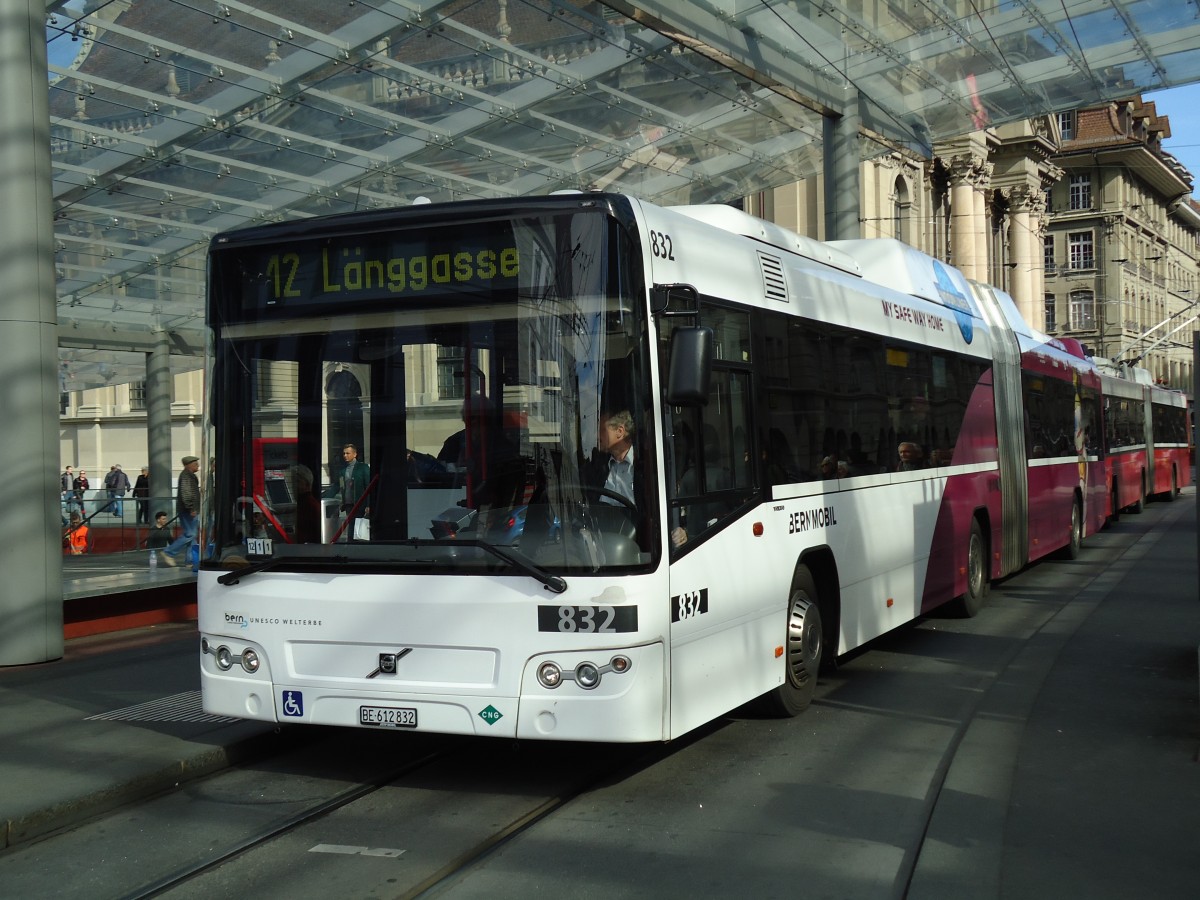 (141'918) - Bernmobil, Bern - Nr. 832/BE 612'832 - Volvo am 16. Oktober 2012 beim Bahnhof Bern