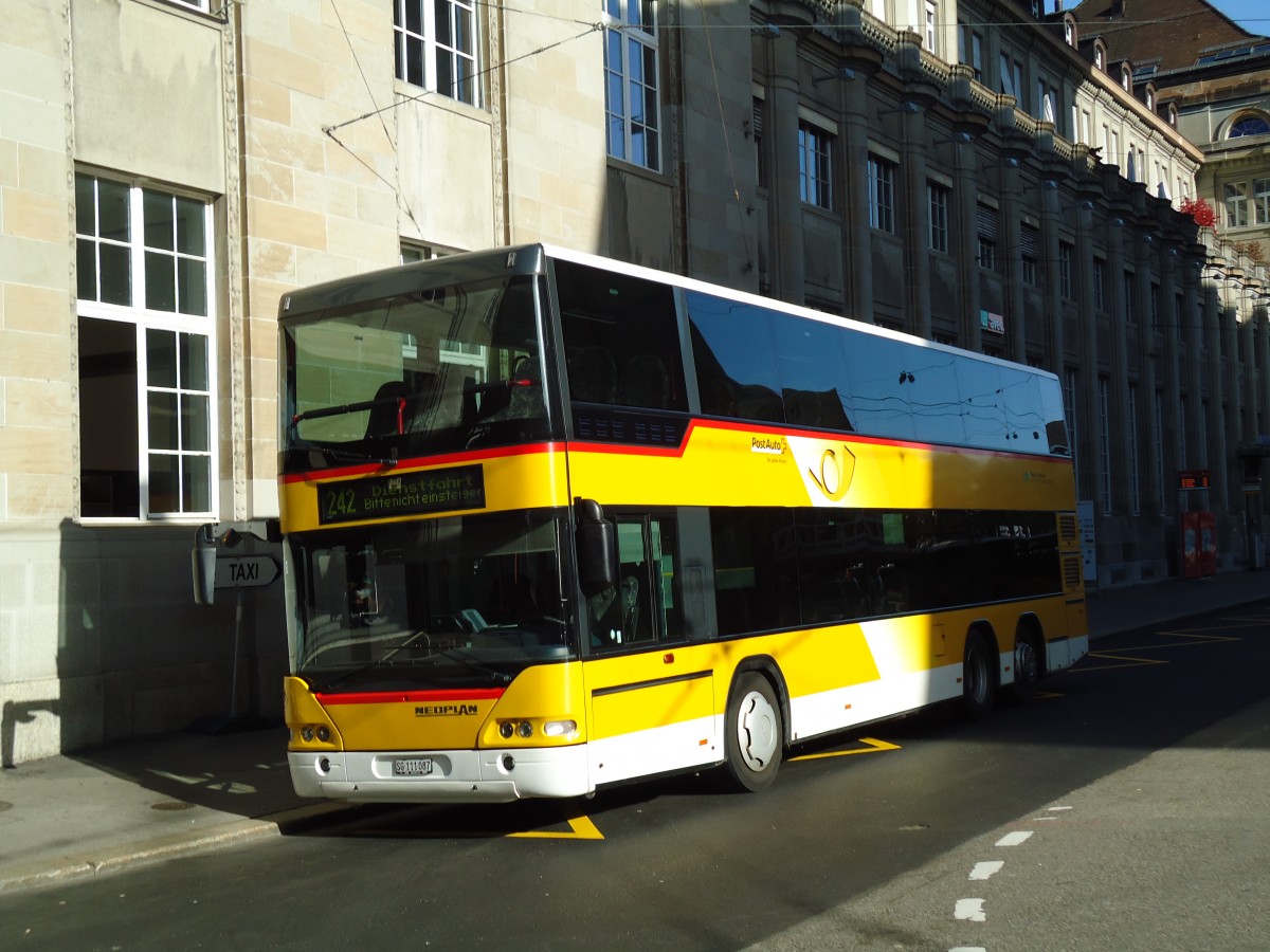 (141'958) - Schwizer, Goldach - SG 111'087 - Neoplan am 20. Oktober 2012 beim Bahnhof St. Gallen