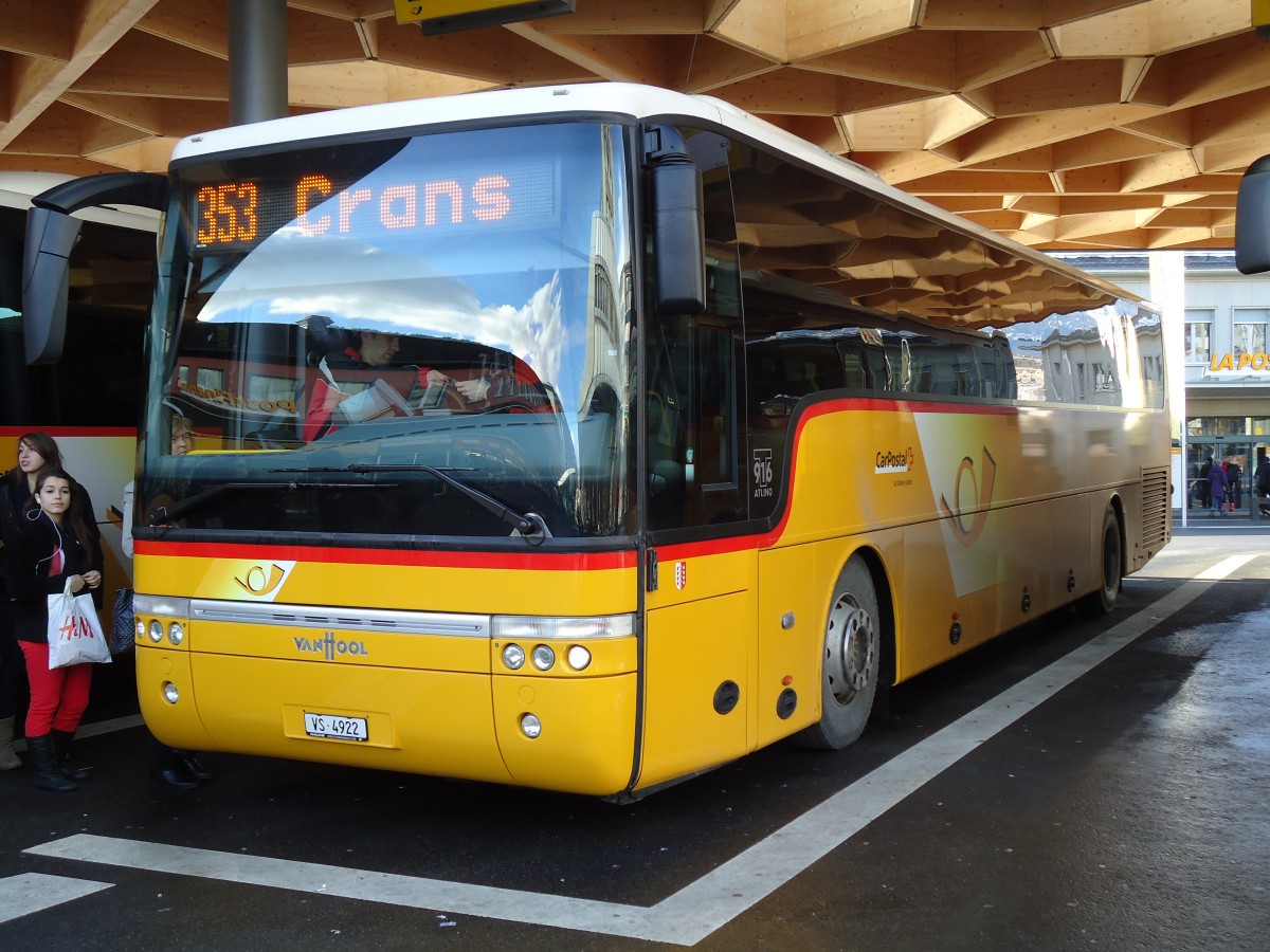 (142'675) - Mabillard, Lens - VS 4922 - Van Hool am 26. Dezember 2012 beim Bahnhof Sion