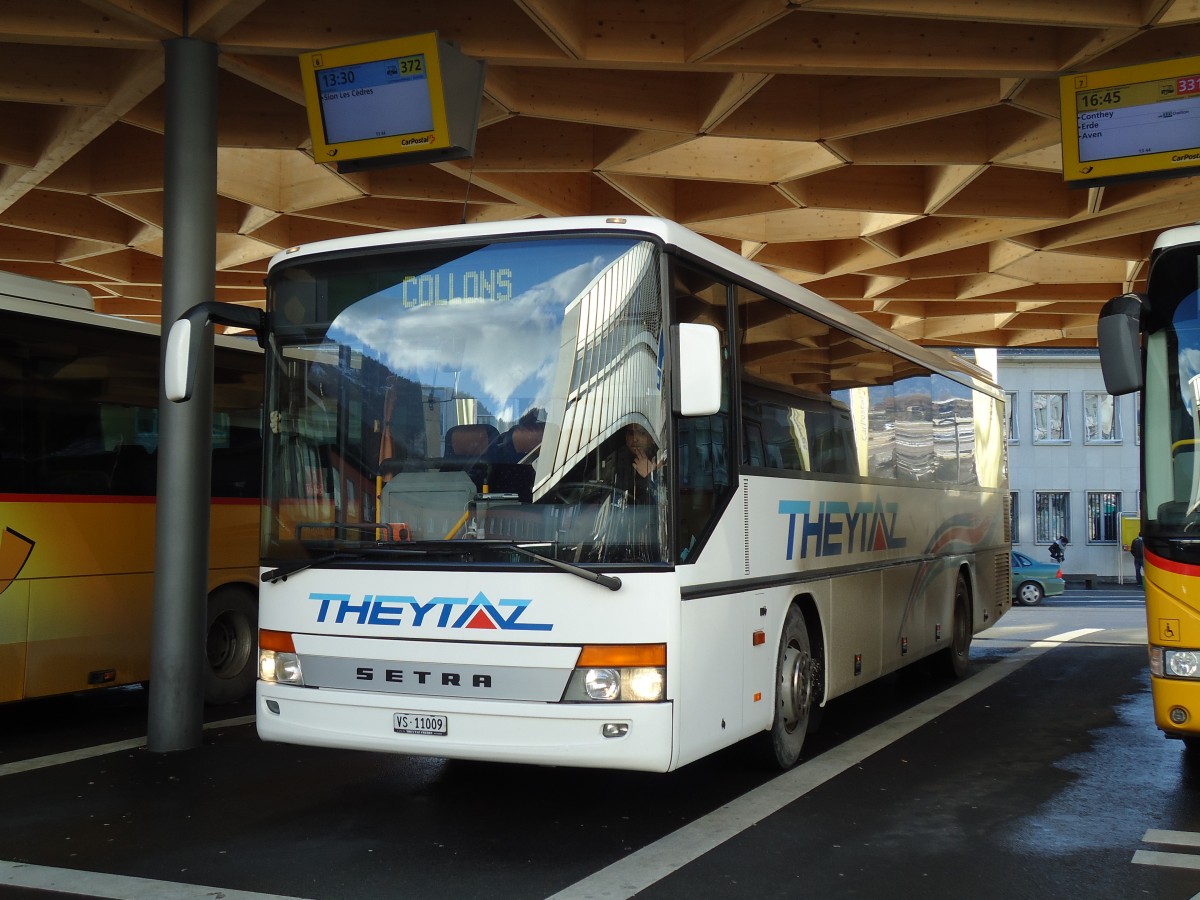 (142'676) - Theytaz, Sion - VS 11'009 - Setra am 26. Dezember 2012 beim Bahnhof Sion