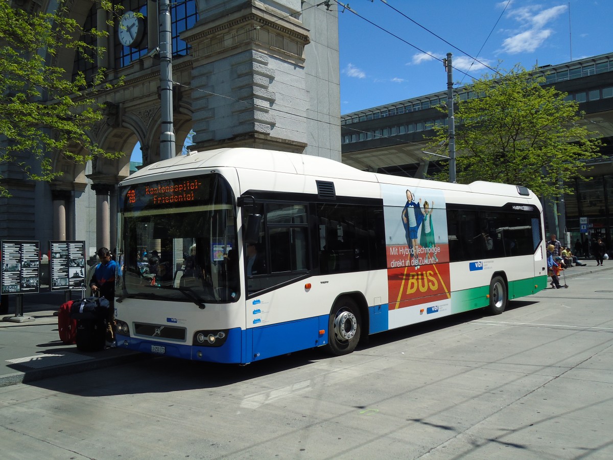 (144'373) - VBL Luzern - Nr. 73/LU 250'372 - Volvo am 19. Mai 2013 beim Bahnhof Luzern