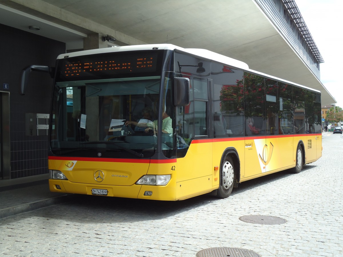 (144'432) - Ryffel, Uster - Nr. 239(42)/ZH 742'809 - Mercedes am 20. Mai 2013 beim Bahnhof Uster