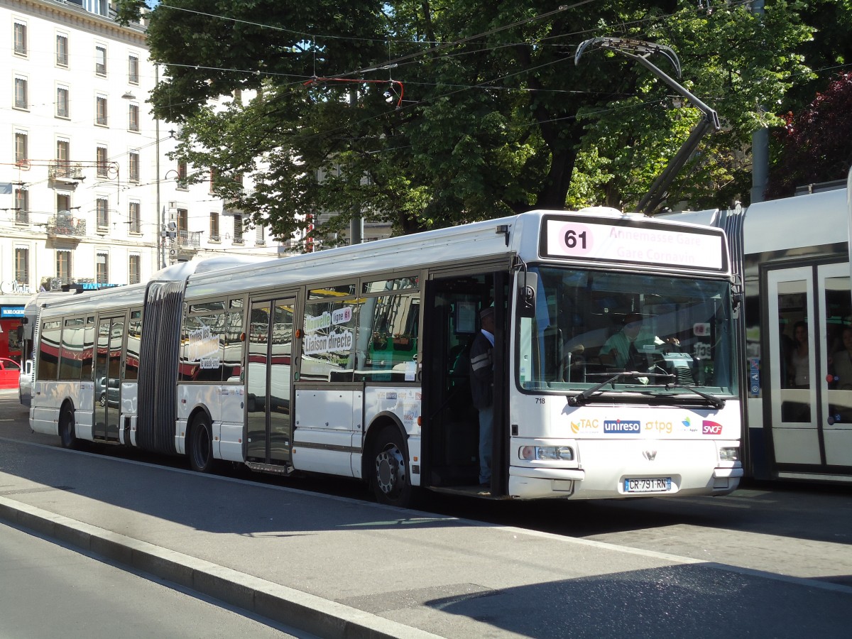 (144'744) - Aus Frankreich: TAC Annemasse - Nr. 718/CR 791 RN - Renault am 27. Mai 2013 beim Bahnhof Genve