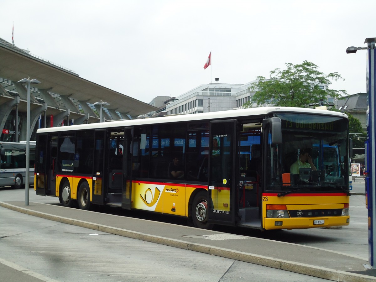 (145'711) - Bucheli, Kriens - Nr. 23/LU 15'071 - Setra (ex Nr. 28) am 8. Juli 2013 beim Bahnhof Luzern