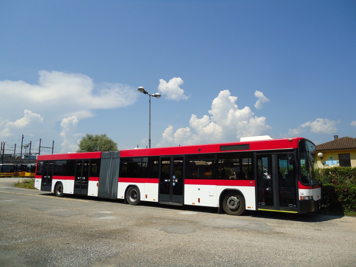 (146'025) - CarPostal Ouest (Hess, Bellach) - VD 356'449 - Volvo/Hess am 22. Juli 2013 in Yverdon, Garage