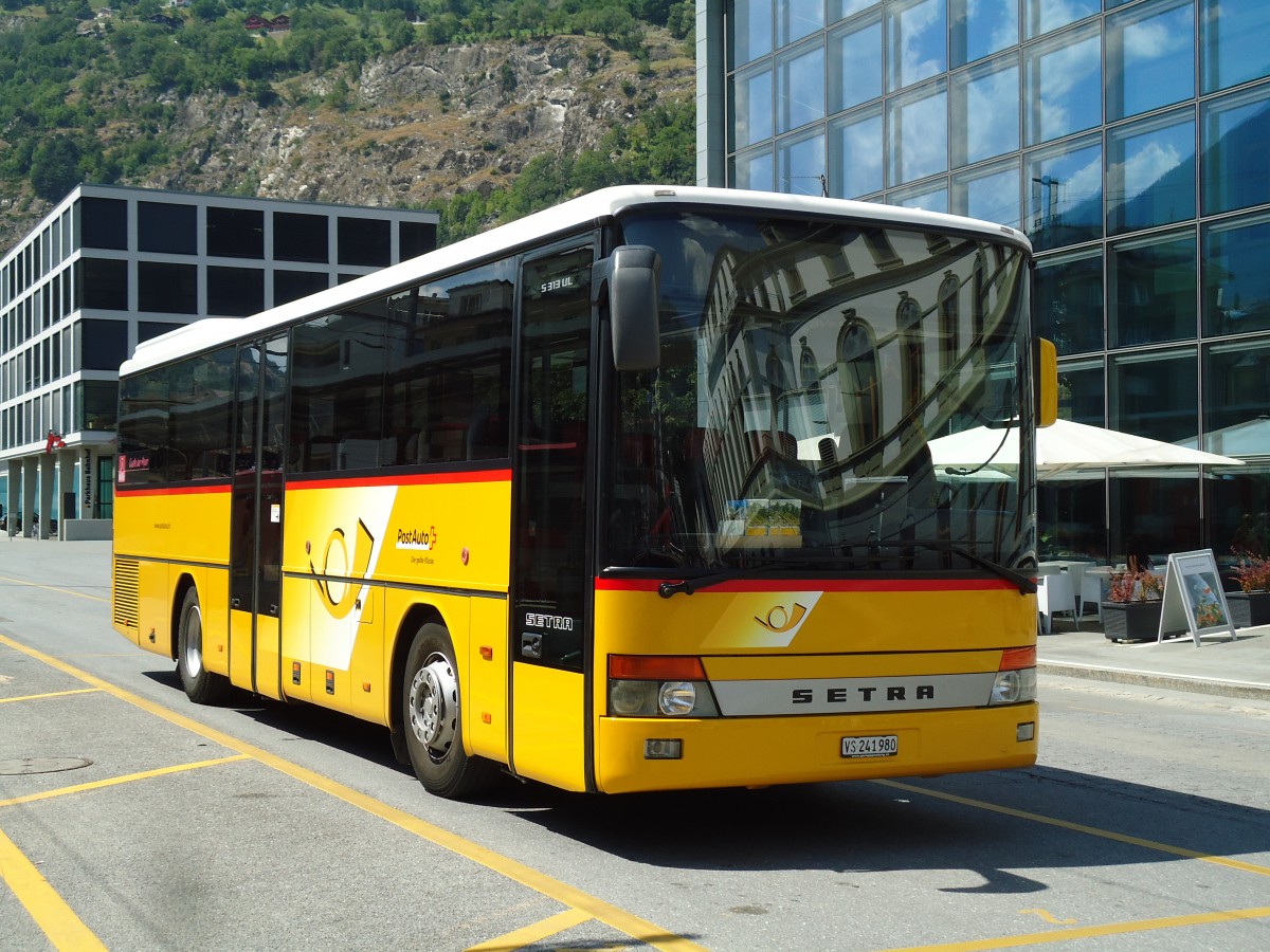 (146'261) - PostAuto Wallis - VS 241'980 - Setra (ex Zerzuben, Visp-Eyholz Nr. 66; ex Zerzuben, Visp-Eyholz Nr. 13; ex BVZ Brig Nr. 13) am 5. August 2013 beim Bahnhof Brig