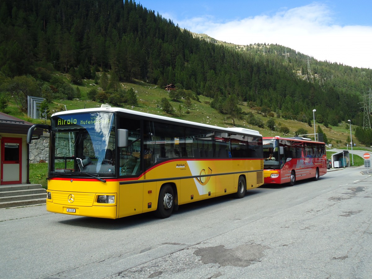 (147'022) - Mattli, Wassen - UR 9105 - Mercedes am 2. September 2013 beim Bahnhof Oberwald