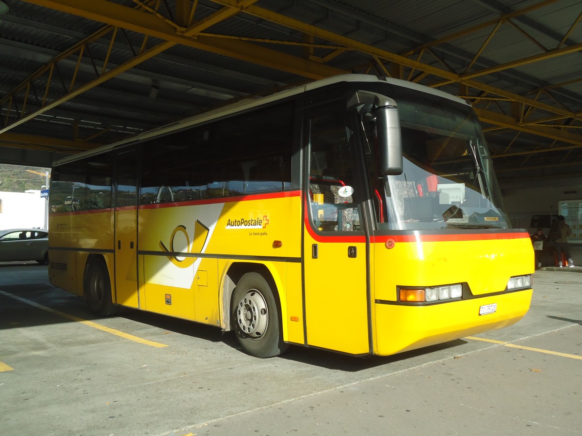 (147'827) - Autopostale, Mendrisio - TI 79'823 - Neoplan am 6. November 2013 beim Bahnhof Mendrisio