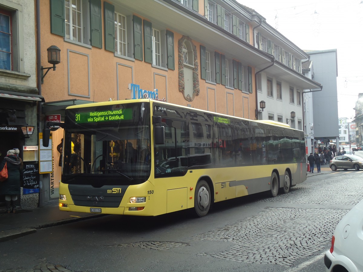 (148'357) - STI Thun - Nr. 150/BE 801'150 - MAN am 21. Dezember 2013 in Thun, Marktgasse