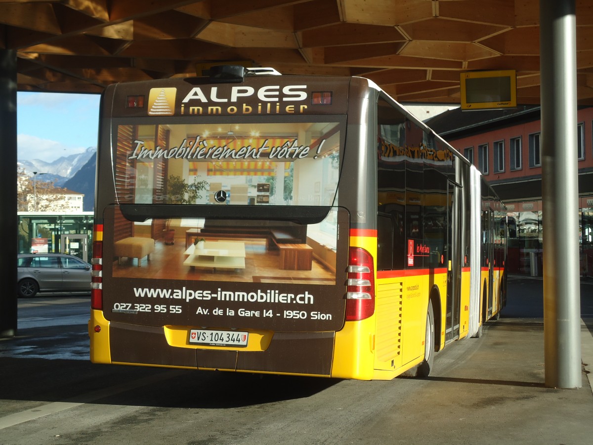 (148'584) - Buchard, Leytron - VS 104'344 - Mercedes am 29. Dezember 2013 beim Bahnhof Sion