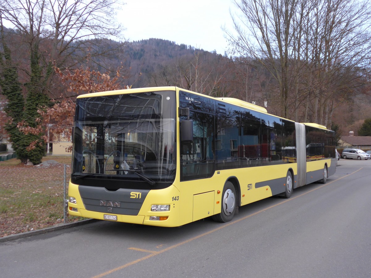 (148'655) - STI Thun - Nr. 143/BE 801'143 - MAN am 25. Januar 2014 bei der Schifflndte Thun