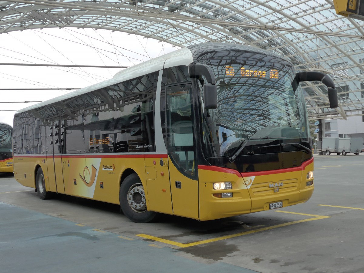 (149'168) - PostAuto Graubnden - GR 162'997 - MAN am 1. Mrz 2014 in Chur, Postautostation