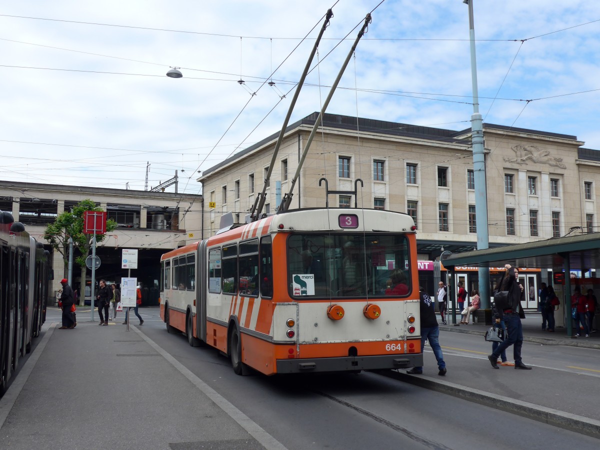 (150'888) - TPG Genve - Nr. 664 - Saurer/Hess Gelenktrolleybus am 26. Mai 2014 beim Bahnhof Genve