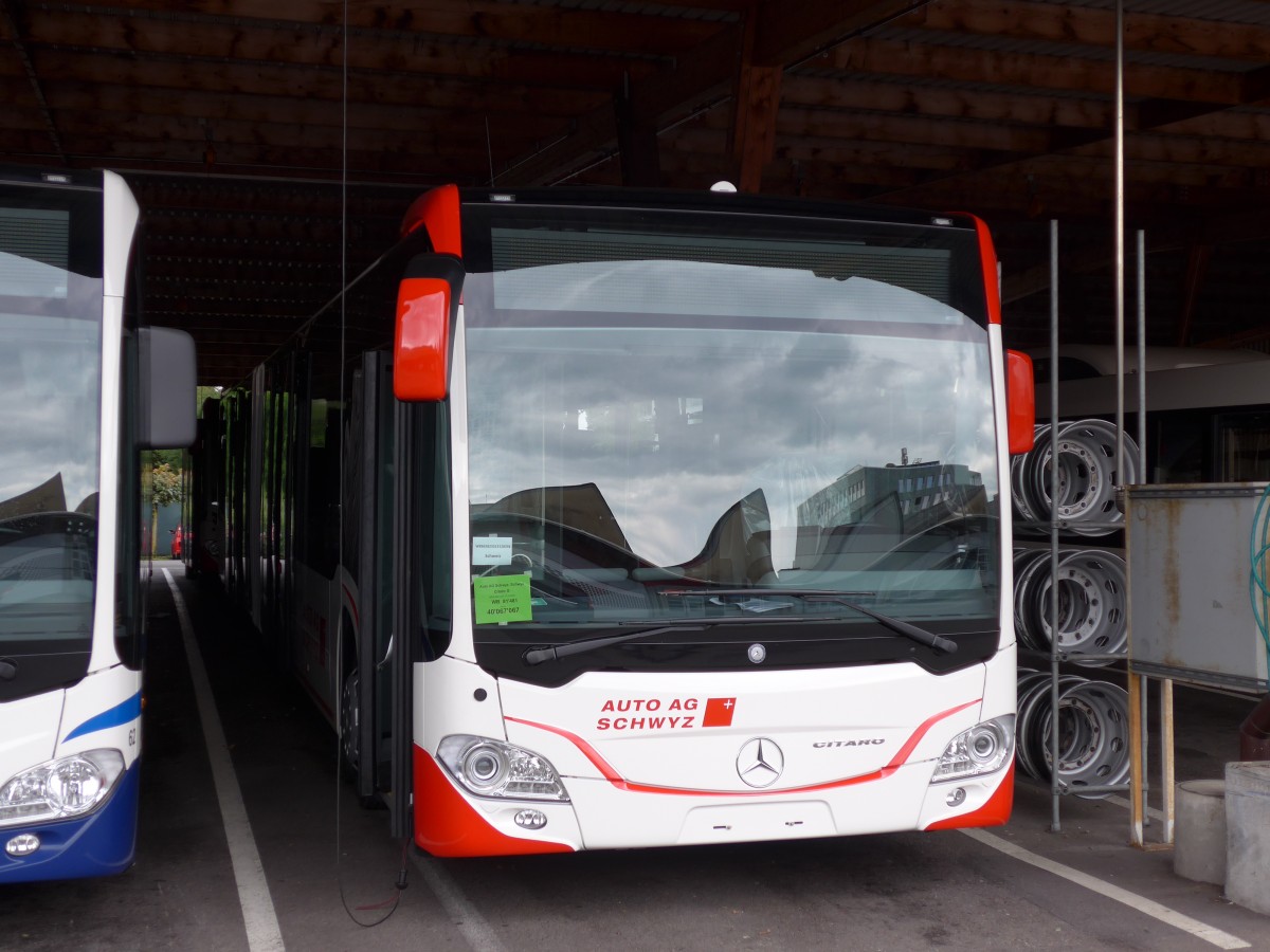 (154'093) - AAGS Schwyz - Nr. 32 - Mercedes am 19. August 2014 in Zug, Garage ZVB