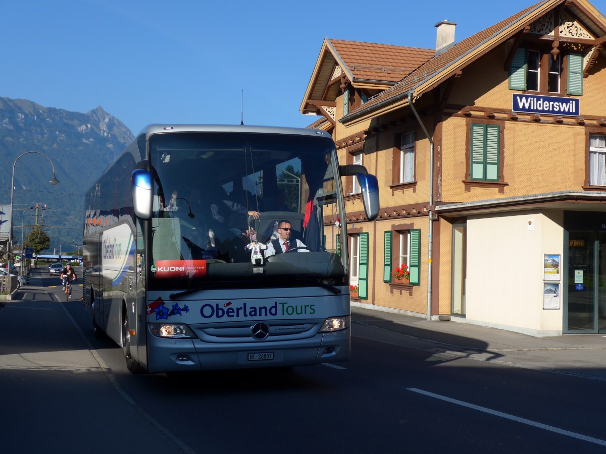 (155'346) - Oberland Tours, Grindelwald - Nr. 44/BE 26'807 - Mercedes (ex Vorfhrfahrzeug Fussball WM 2012) am 23. September 2014 beim Bahnhof Wilderswil
