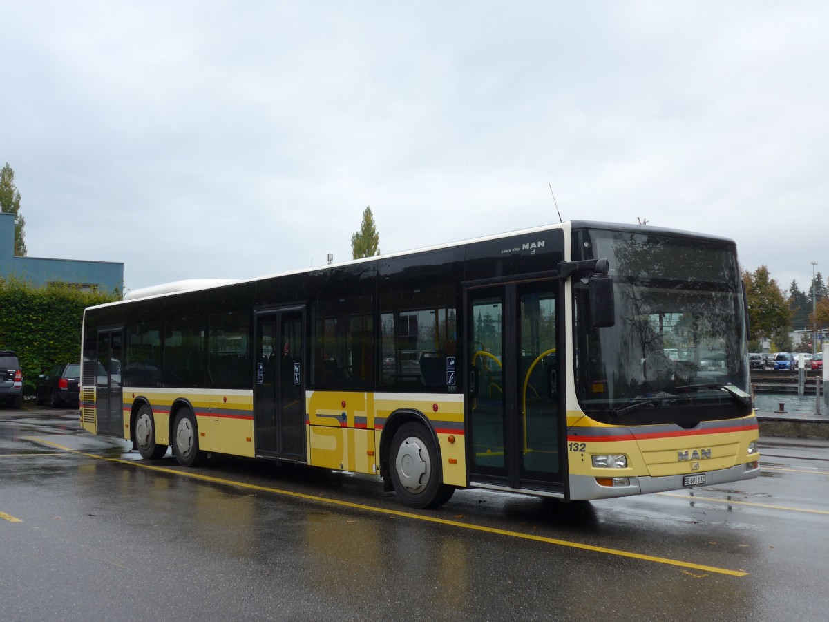 (155'696) - STI Thun - Nr. 132/BE 801'132 - MAN am 13. Oktober 2014 bei der Schifflndte Thun