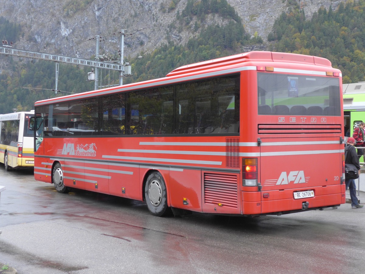 (155'736) - AFA Adelboden - Nr. 20/BE 26'706 - Setra (ex Nr. 6) am 13. Oktober 2014 beim Bahnhof Wimmis