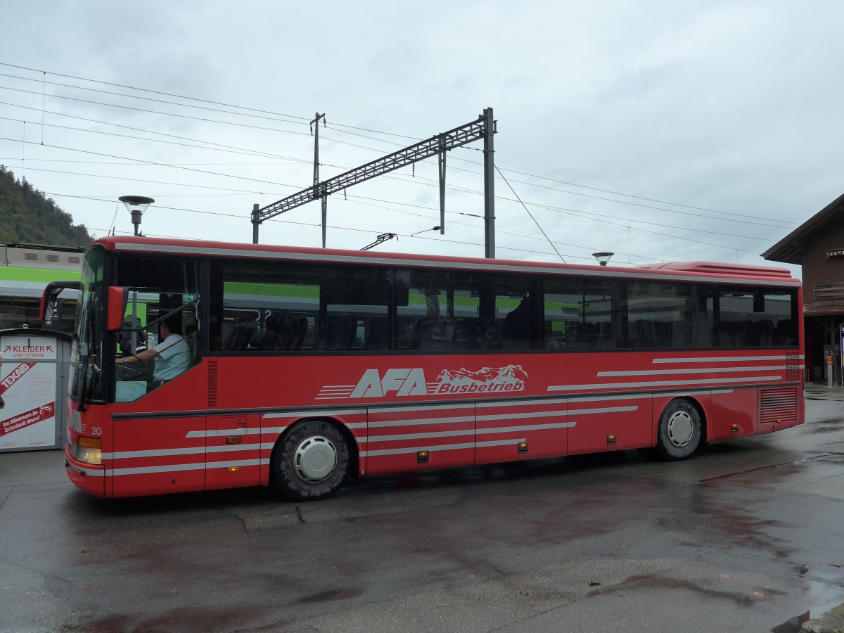 (155'737) - AFA Adelboden - Nr. 20/BE 26'706 - Setra (ex Nr. 6) am 13. Oktober 2014 beim Bahnhof Wimmis