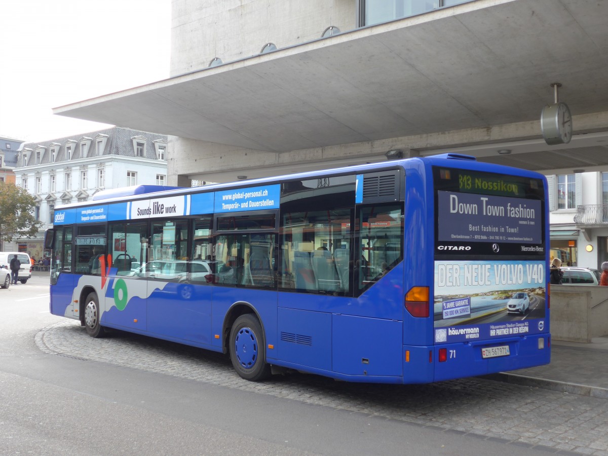 (156'231) - VZO Grningen - Nr. 71/ZH 567'971 - Mercedes am 28. Oktober 2014 beim Bahnhof Uster