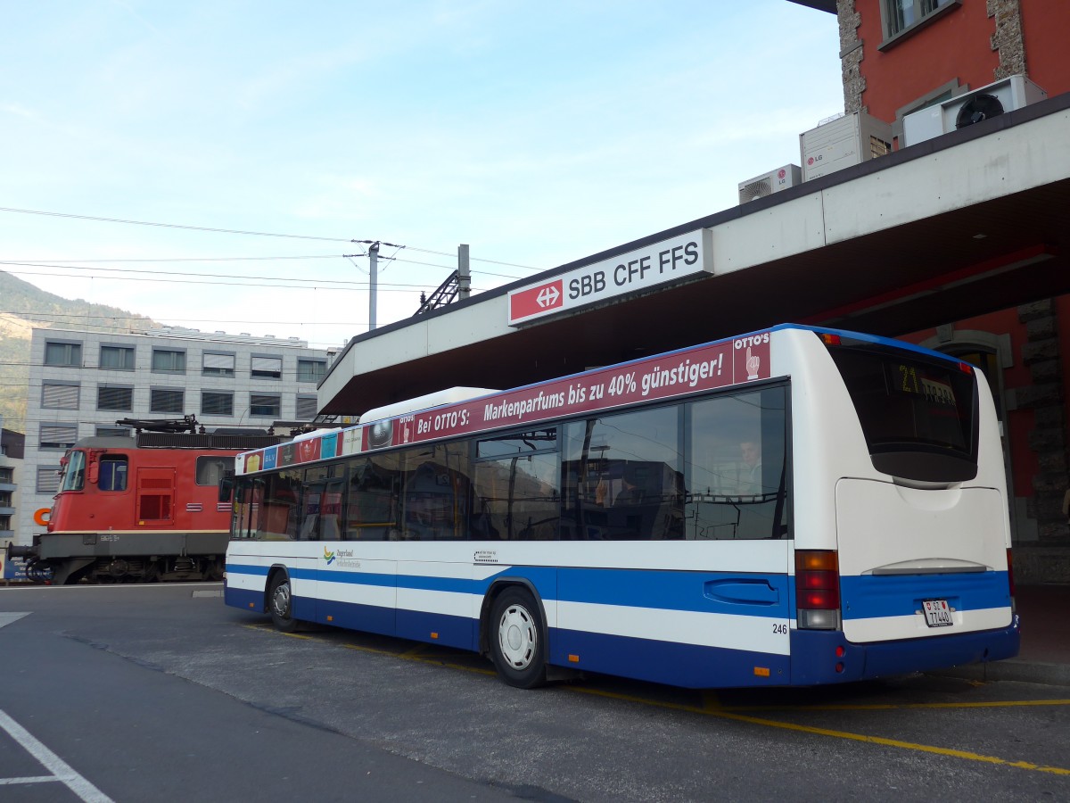 (156'373) - Auf der Maur, Steinen - Nr. 246/SZ 77'440 - Scania/Hess (ex Amrein, Kssnacht; ex ZVB Zug Nr. 117; ex ZVB Zug Nr. 17) am 31. Oktober 2014 beim Bahnhof Arth-Goldau