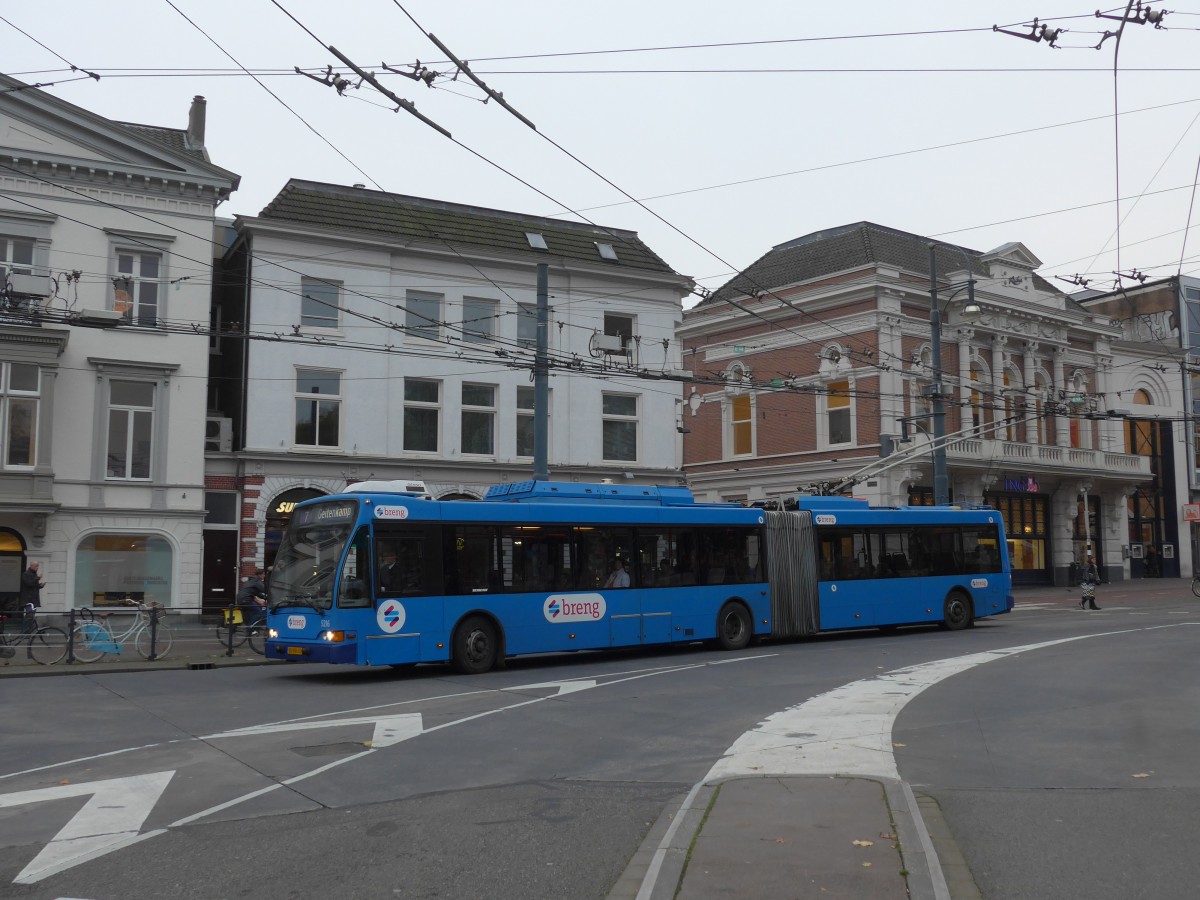 (156'995) - Breng, Ijsselmuiden - Nr. 5216/BJ-RB-33 - Berkhof Gelenktrolleybus am 20. November 2014 in Arnhem, Willemsplein